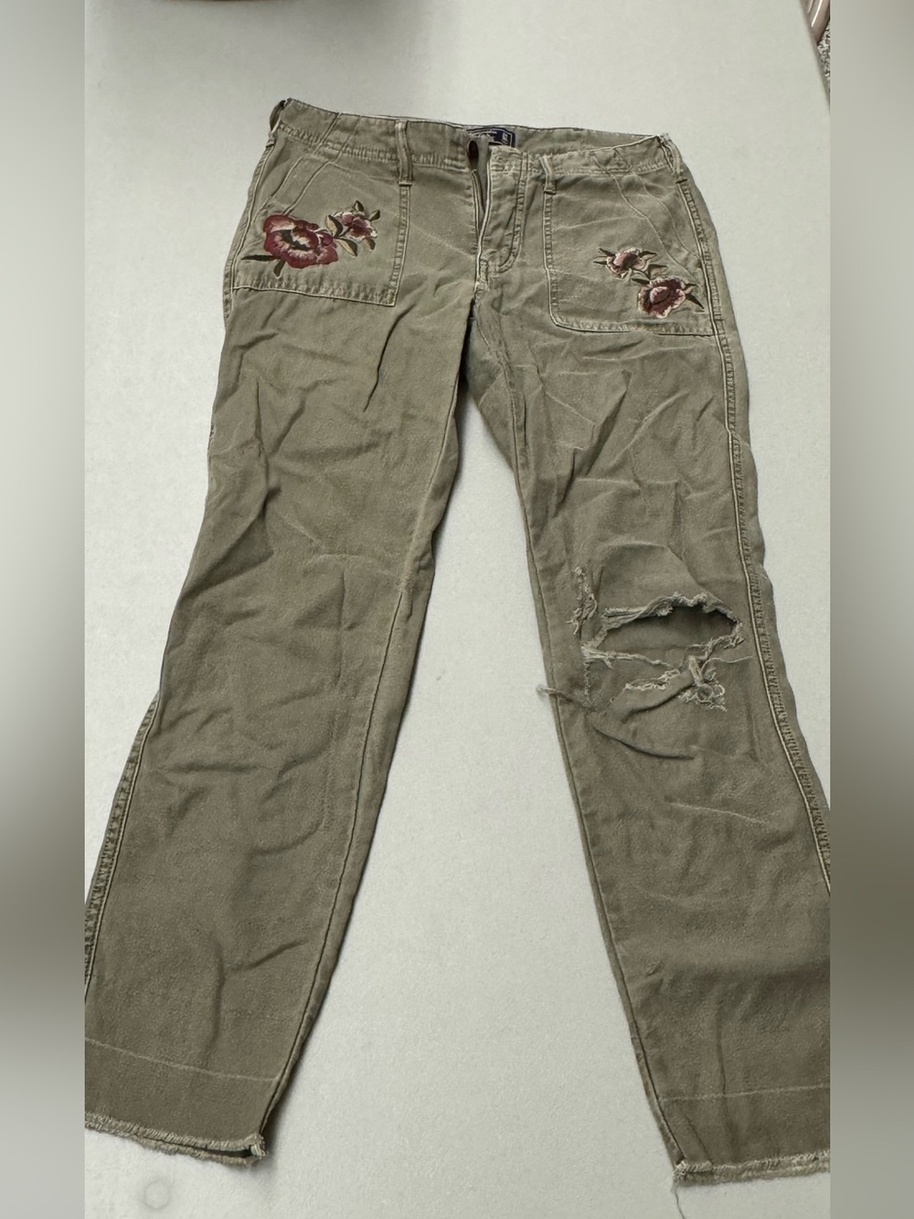 Abercrombie & Fitch Distressed Boyfriend Low Rise Pants Olive w Rose embroidery